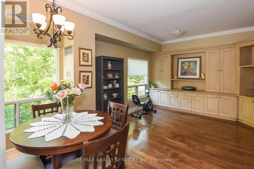 501 - 24 Chapel Street, Halton Hills, ON - Indoor Photo Showing Dining Room