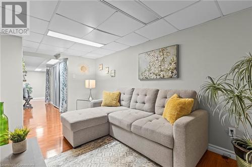 14 Derby Street Unit# 28, Hamilton, ON - Indoor Photo Showing Living Room