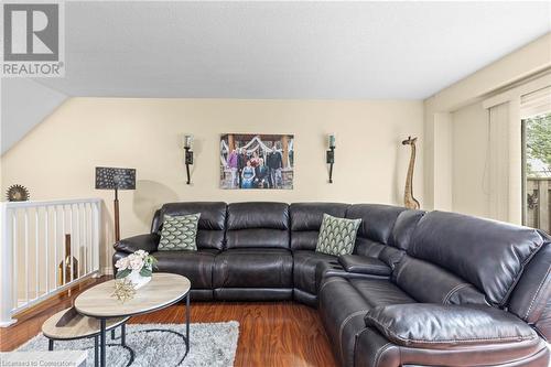 14 Derby Street Unit# 28, Hamilton, ON - Indoor Photo Showing Living Room