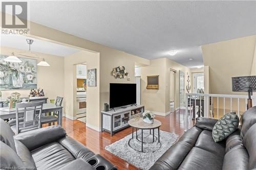 14 Derby Street Unit# 28, Hamilton, ON - Indoor Photo Showing Living Room