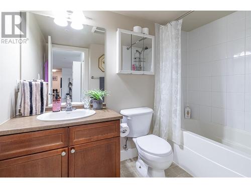 246 Hastings Avenue Unit# 302, Penticton, BC - Indoor Photo Showing Bathroom