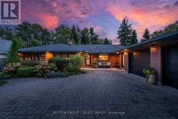 Courtyard porch - 