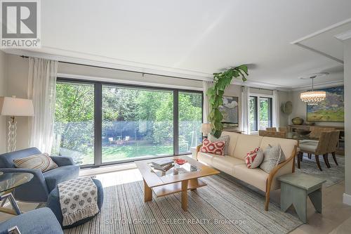 Floor to ceiling windows - 824 Clearview Avenue, London, ON - Indoor Photo Showing Living Room