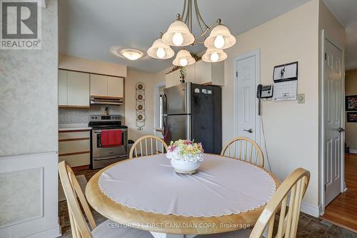 60 Jena Crescent, London, ON - Indoor Photo Showing Dining Room