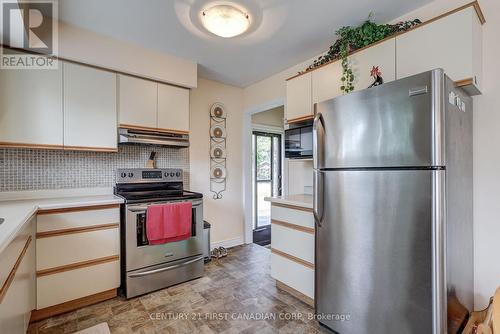 60 Jena Crescent, London, ON - Indoor Photo Showing Kitchen