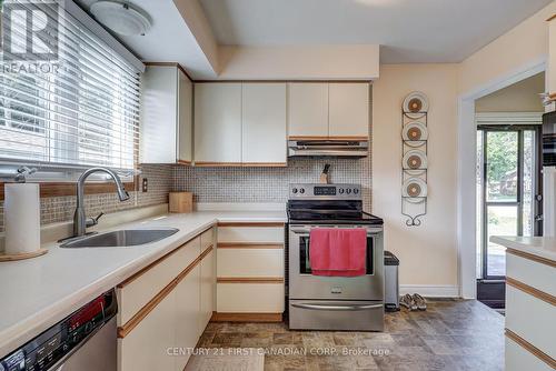 60 Jena Crescent, London, ON - Indoor Photo Showing Kitchen