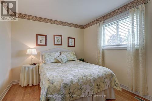 60 Jena Crescent, London, ON - Indoor Photo Showing Bedroom