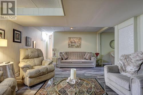 60 Jena Crescent, London, ON - Indoor Photo Showing Living Room