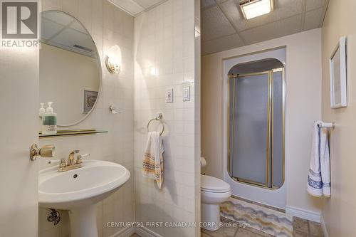 60 Jena Crescent, London, ON - Indoor Photo Showing Bathroom