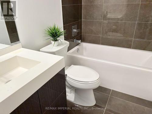 3208 - 251 Jarvis Street, Toronto, ON - Indoor Photo Showing Bathroom