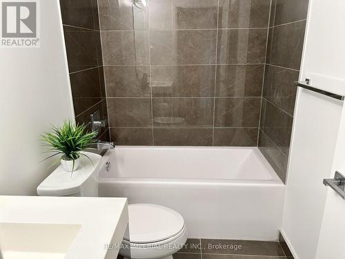 3208 - 251 Jarvis Street, Toronto, ON - Indoor Photo Showing Bathroom