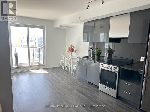 3208 - 251 Jarvis Street, Toronto, ON - Indoor Photo Showing Kitchen With Upgraded Kitchen