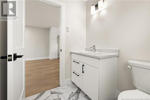 107 Elsliger Street, Dieppe, NB - Indoor Photo Showing Bathroom