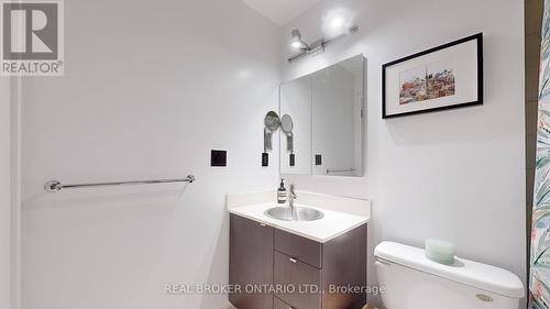 2402 - 33 Lombard Street, Toronto, ON - Indoor Photo Showing Bathroom