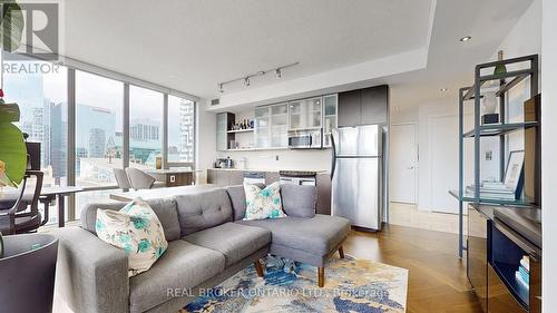 2402 - 33 Lombard Street, Toronto, ON - Indoor Photo Showing Living Room