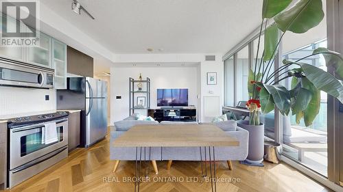 2402 - 33 Lombard Street, Toronto, ON - Indoor Photo Showing Kitchen With Upgraded Kitchen