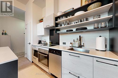 301 - 75 St Nicholas Street, Toronto, ON - Indoor Photo Showing Kitchen