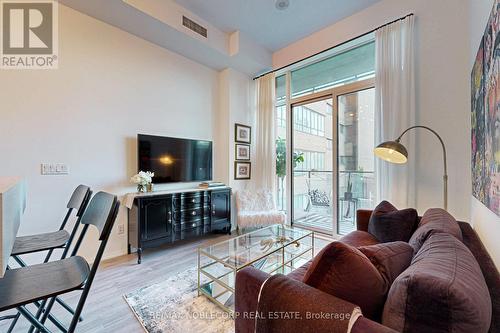 301 - 75 St Nicholas Street, Toronto, ON - Indoor Photo Showing Living Room