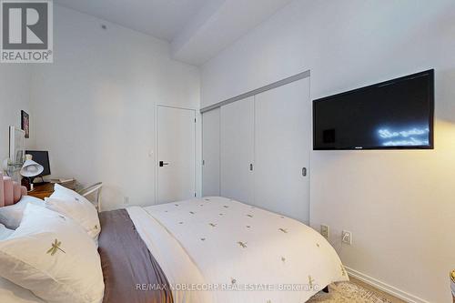 301 - 75 St Nicholas Street, Toronto, ON - Indoor Photo Showing Bedroom