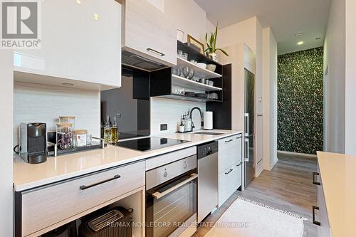 301 - 75 St Nicholas Street, Toronto, ON - Indoor Photo Showing Kitchen With Upgraded Kitchen