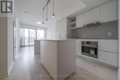 3403 - 88 Harbour Street, Toronto, ON - Indoor Photo Showing Kitchen