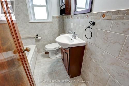 234 Floyd Avenue, Toronto, ON - Indoor Photo Showing Bathroom