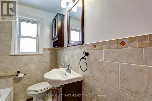 234 Floyd Avenue, Toronto, ON - Indoor Photo Showing Bathroom