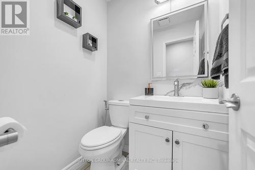 971 Leslie Valley Drive, Newmarket, ON - Indoor Photo Showing Bathroom