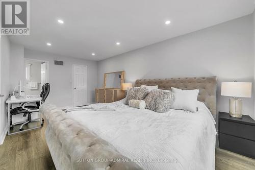 971 Leslie Valley Drive, Newmarket, ON - Indoor Photo Showing Bedroom