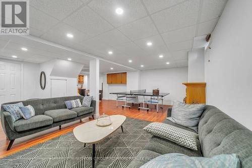 971 Leslie Valley Drive, Newmarket, ON - Indoor