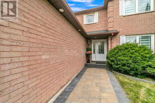 971 Leslie Valley Drive, Newmarket, ON - Outdoor