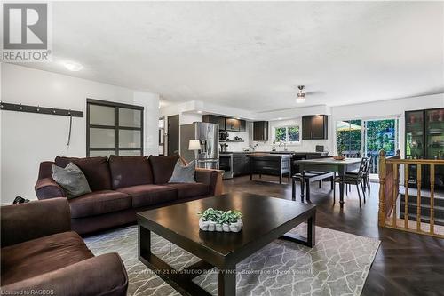 409 Mcnaughton Street, South Bruce Peninsula, ON - Indoor Photo Showing Living Room