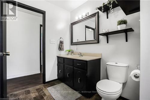 409 Mcnaughton Street, South Bruce Peninsula, ON - Indoor Photo Showing Bathroom