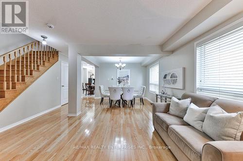 3898 Skyview Street, Mississauga, ON - Indoor Photo Showing Living Room