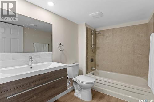 26 Assiniboine Drive, Saskatoon, SK - Indoor Photo Showing Bathroom