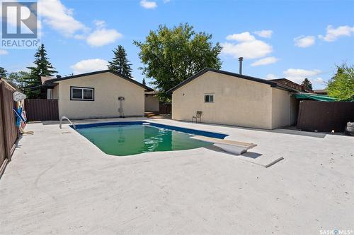 26 Assiniboine Drive, Saskatoon, SK - Outdoor With In Ground Pool With Exterior