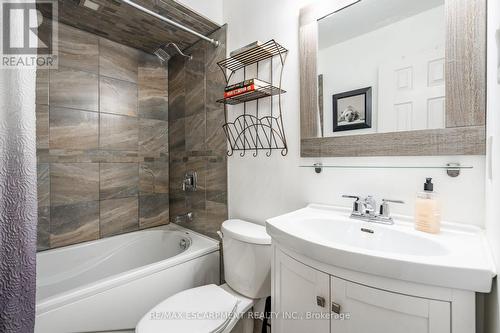 18 - 2880 Headon Forest Drive, Burlington, ON - Indoor Photo Showing Bathroom