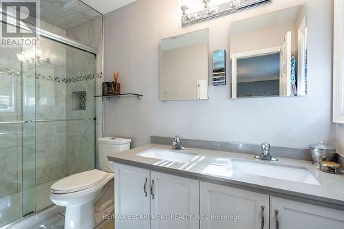 18 - 2880 Headon Forest Drive, Burlington, ON - Indoor Photo Showing Bathroom