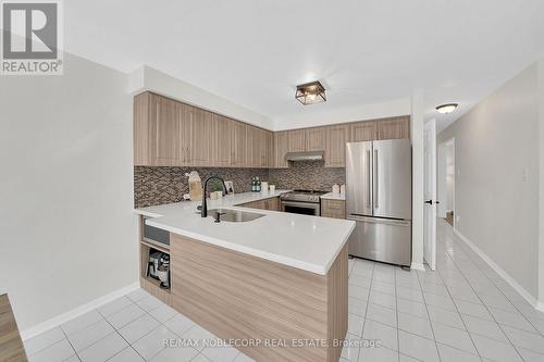 19 Sal Circle, Brampton, ON - Indoor Photo Showing Kitchen