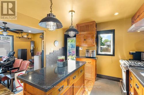 14 Royce Avenue, Brampton, ON - Indoor Photo Showing Kitchen