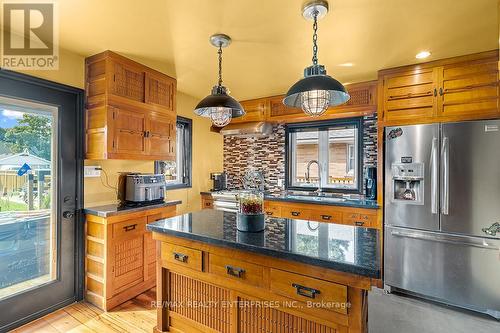 14 Royce Avenue, Brampton, ON - Indoor Photo Showing Kitchen