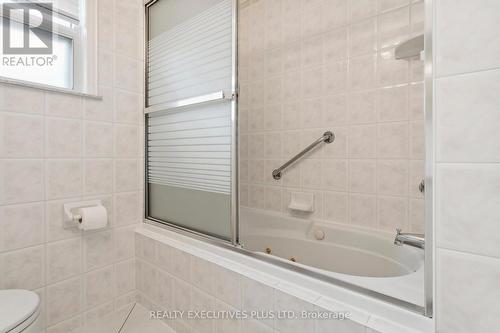 128 Kingsview Boulevard, Toronto, ON - Indoor Photo Showing Bathroom