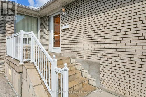 128 Kingsview Boulevard, Toronto, ON - Outdoor