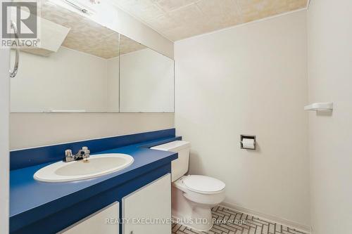 128 Kingsview Boulevard, Toronto, ON - Indoor Photo Showing Bathroom