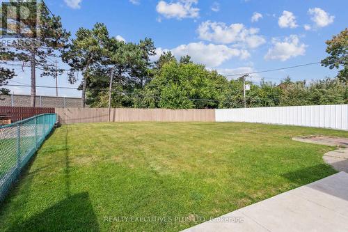 128 Kingsview Boulevard, Toronto, ON - Outdoor