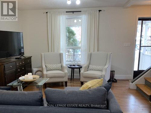 Main - 2 Winston Avenue, Toronto, ON - Indoor Photo Showing Living Room