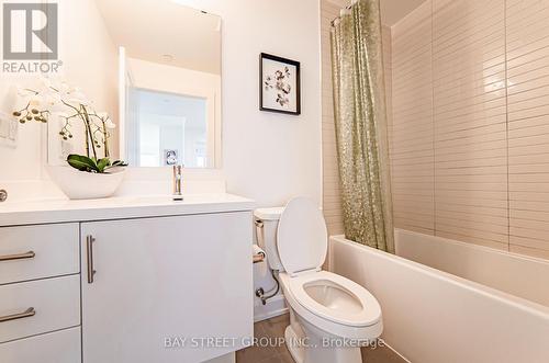 1101 - 3200 William Coltson Avenue, Oakville, ON - Indoor Photo Showing Bathroom