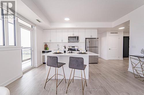 1101 - 3200 William Coltson Avenue, Oakville, ON - Indoor Photo Showing Kitchen With Stainless Steel Kitchen