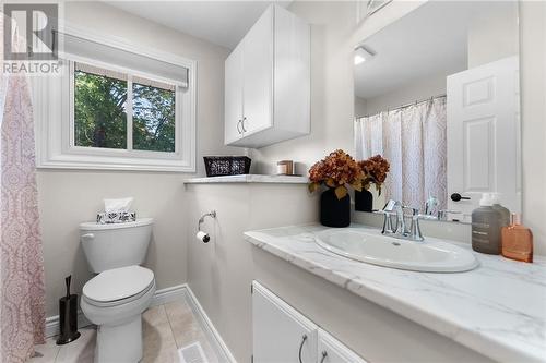 320 Patricia Avenue, Pembroke, ON - Indoor Photo Showing Bathroom