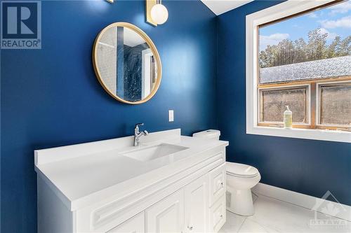 120 Waverley Street, Ottawa, ON - Indoor Photo Showing Bathroom